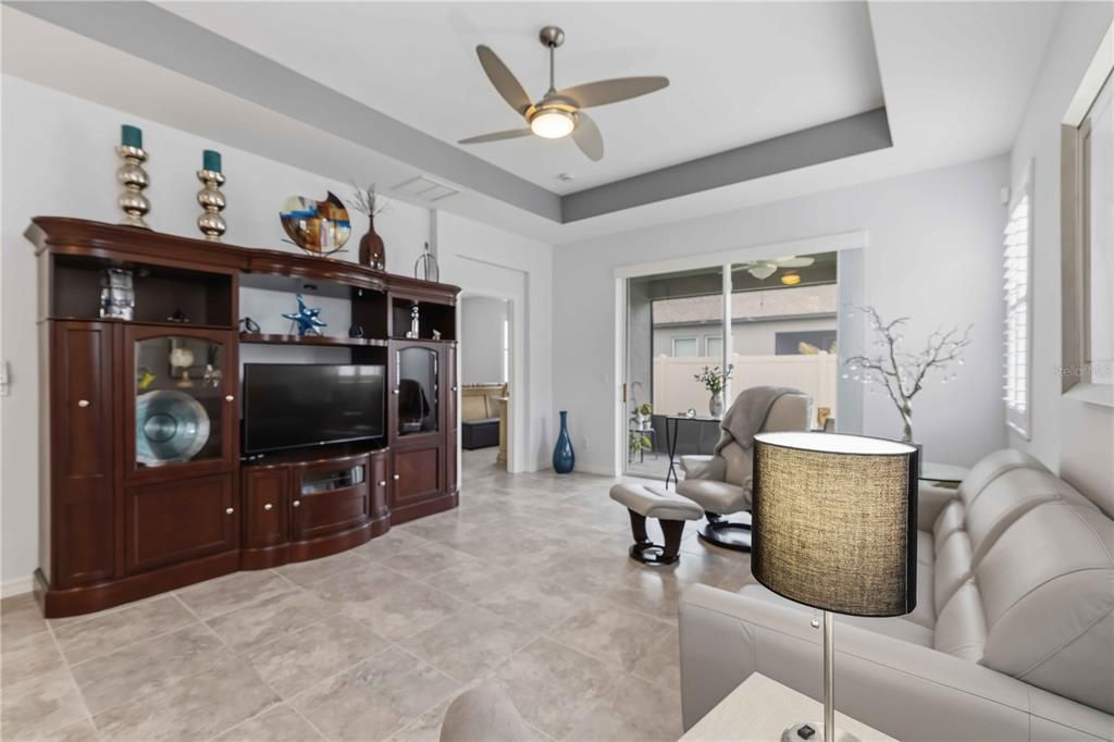 En Venta: $409,900 (2 camas, 2 baños, 1619 Pies cuadrados)