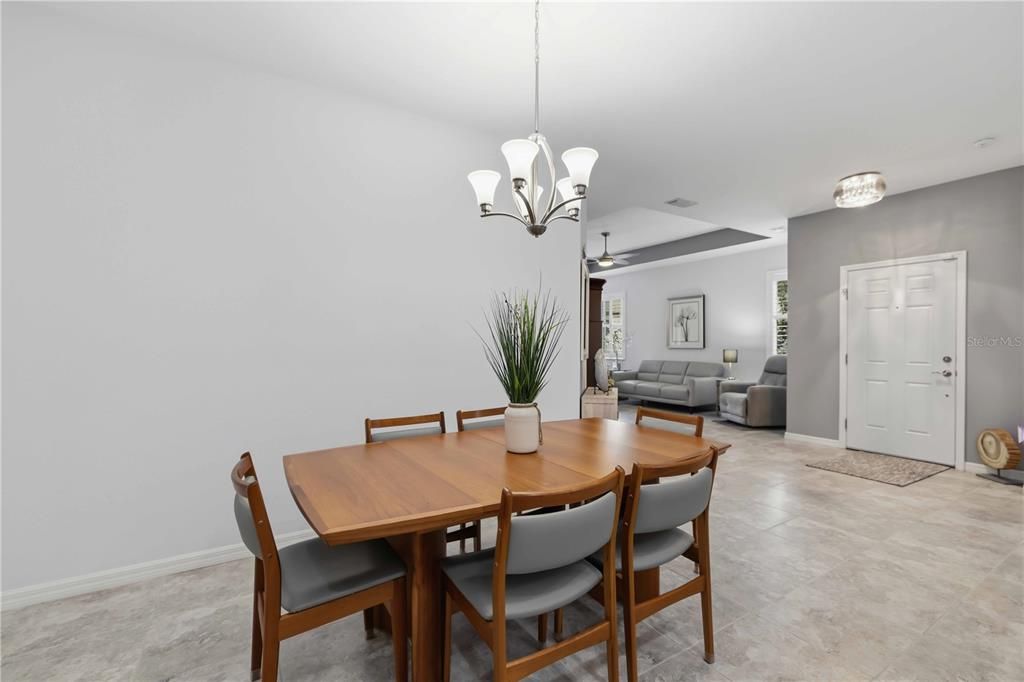 En Venta: $409,900 (2 camas, 2 baños, 1619 Pies cuadrados)