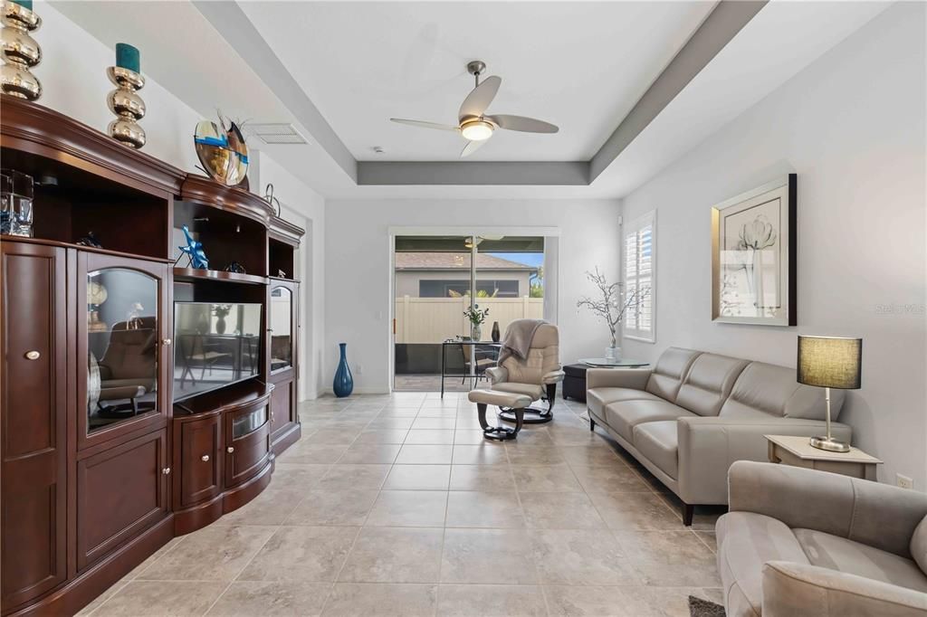En Venta: $409,900 (2 camas, 2 baños, 1619 Pies cuadrados)
