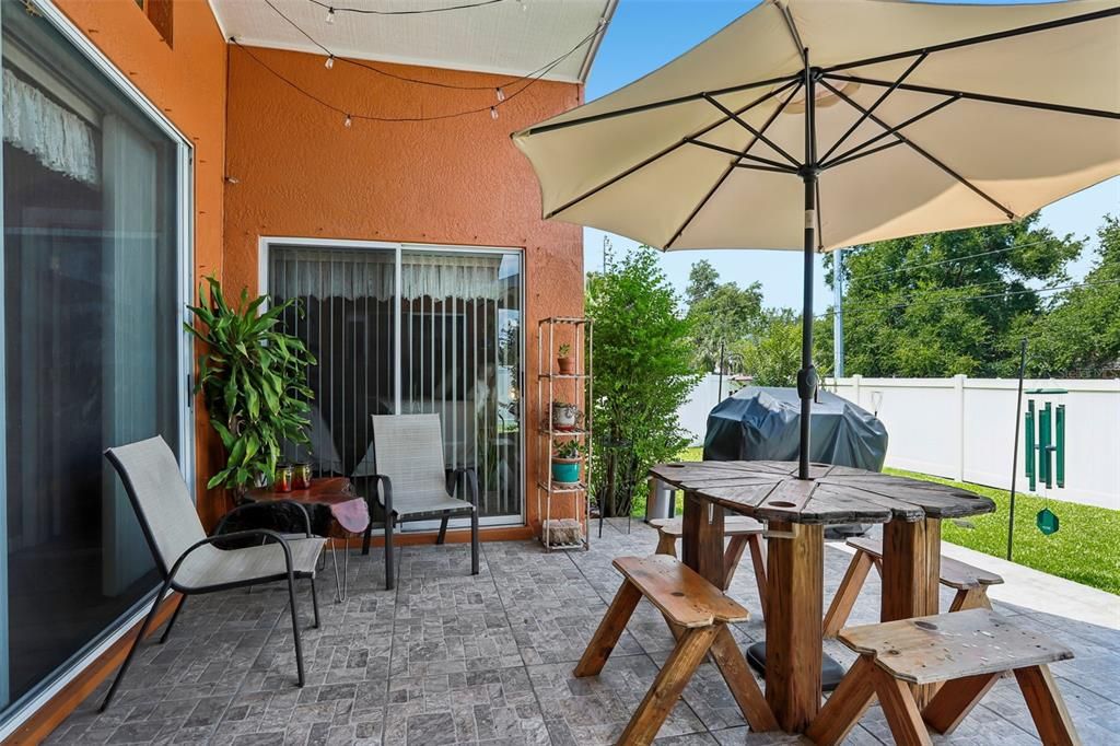 For Sale: $450,000 (4 beds, 2 baths, 2494 Square Feet)