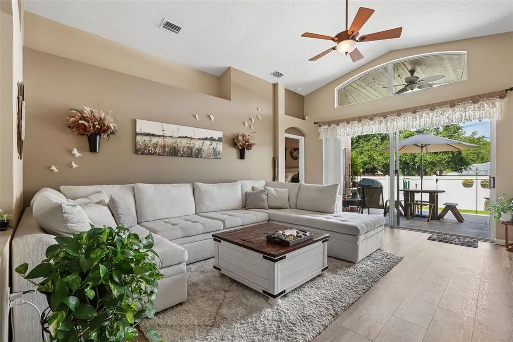 For Sale: $450,000 (4 beds, 2 baths, 2494 Square Feet)