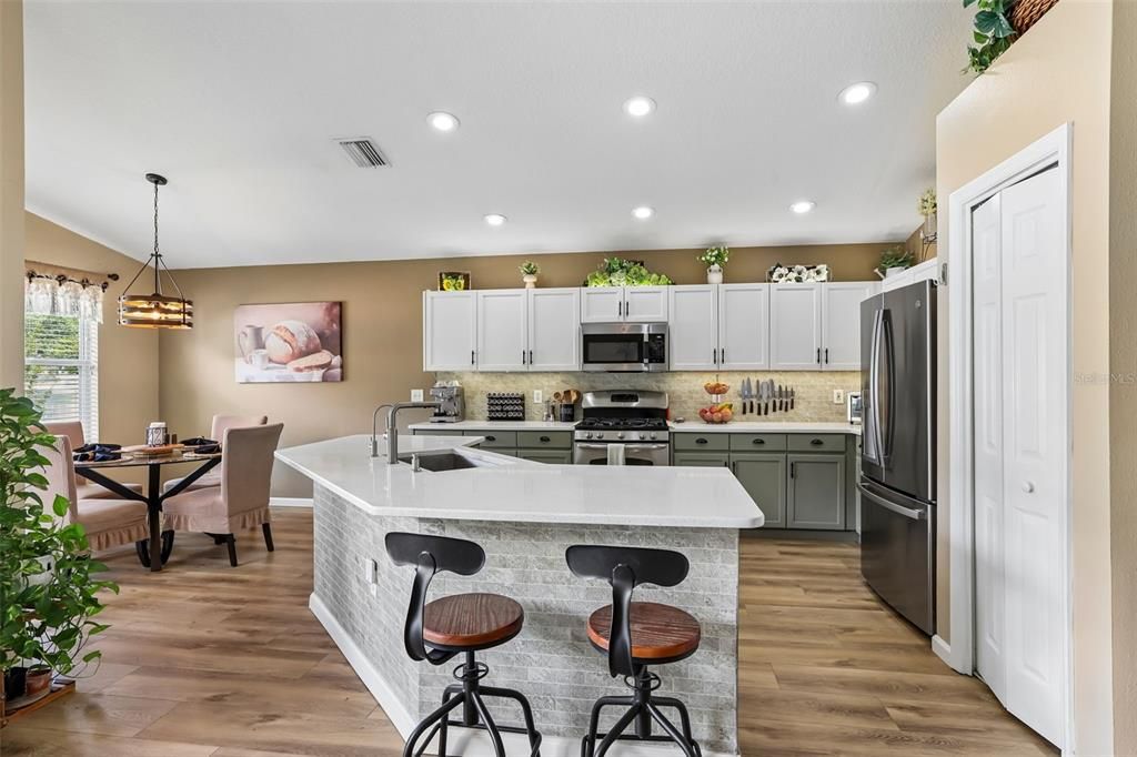 For Sale: $450,000 (4 beds, 2 baths, 2494 Square Feet)