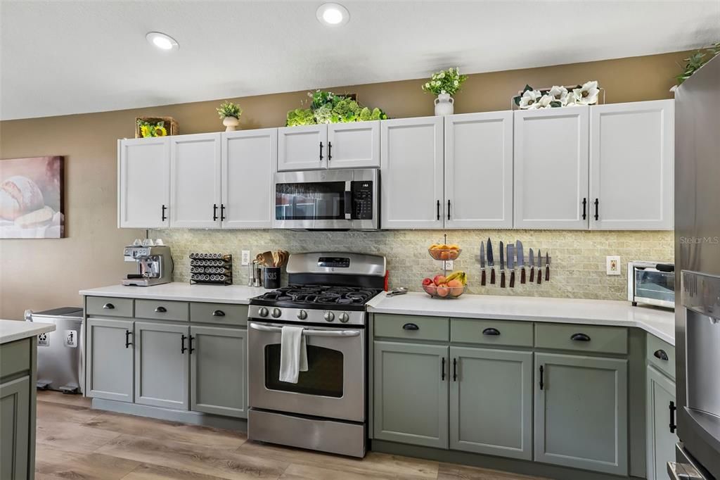 For Sale: $450,000 (4 beds, 2 baths, 2494 Square Feet)