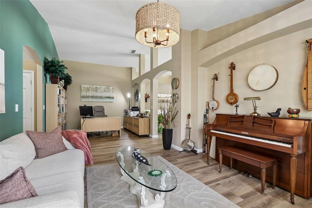 For Sale: $450,000 (4 beds, 2 baths, 2494 Square Feet)