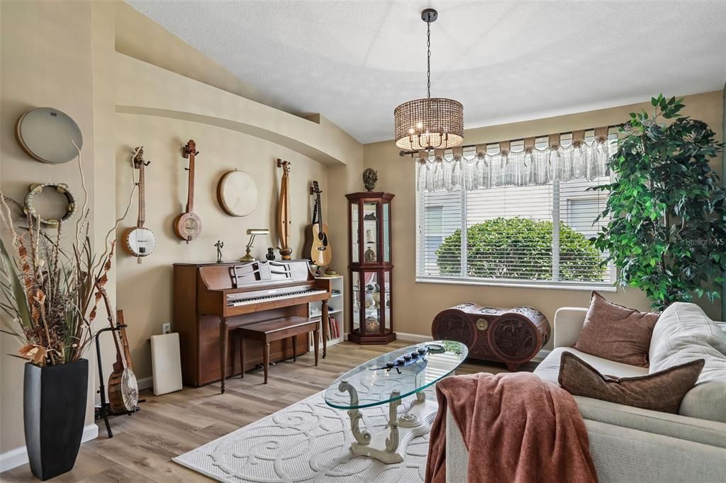 For Sale: $450,000 (4 beds, 2 baths, 2494 Square Feet)
