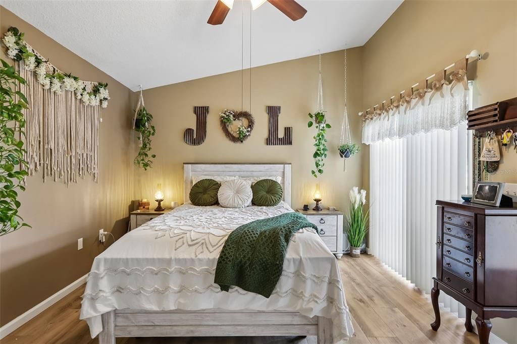For Sale: $450,000 (4 beds, 2 baths, 2494 Square Feet)