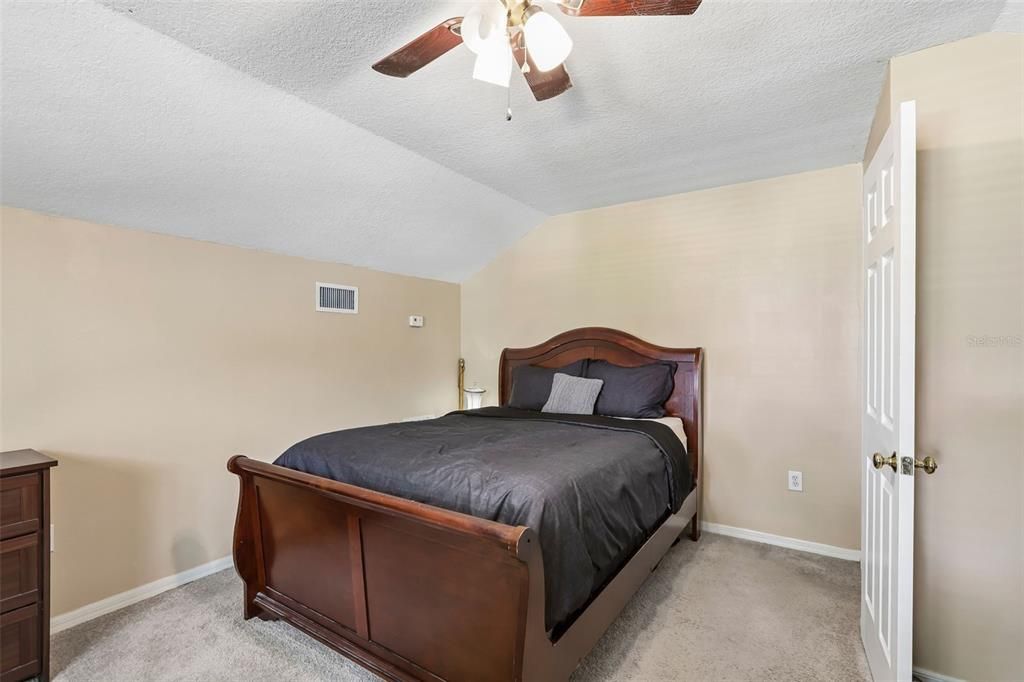 For Sale: $450,000 (4 beds, 2 baths, 2494 Square Feet)