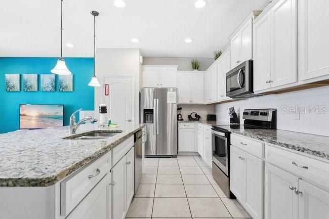 For Sale: $445,000 (5 beds, 4 baths, 2263 Square Feet)