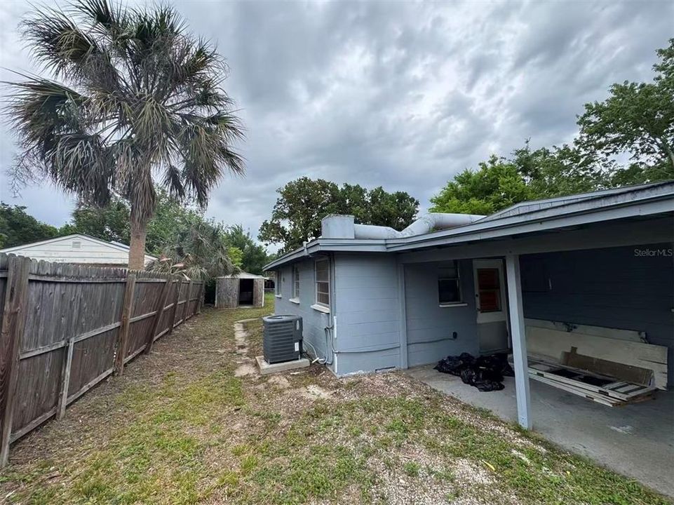 出租: $1,550 (3 贝兹, 1 浴室, 1284 平方英尺)