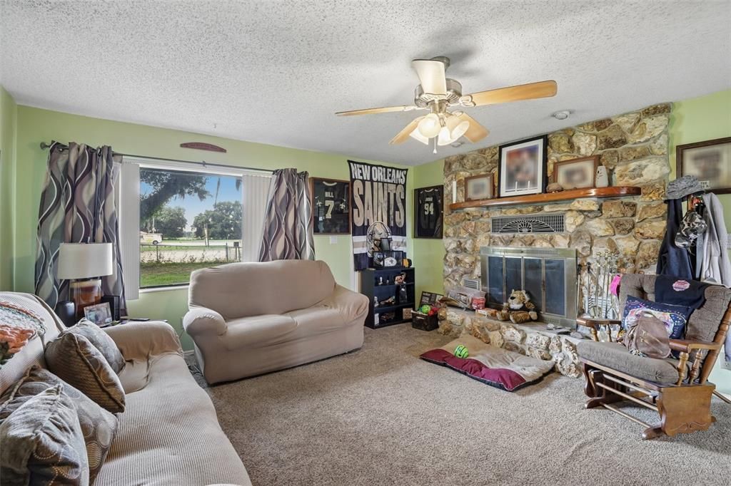 For Sale: $265,000 (2 beds, 2 baths, 1232 Square Feet)