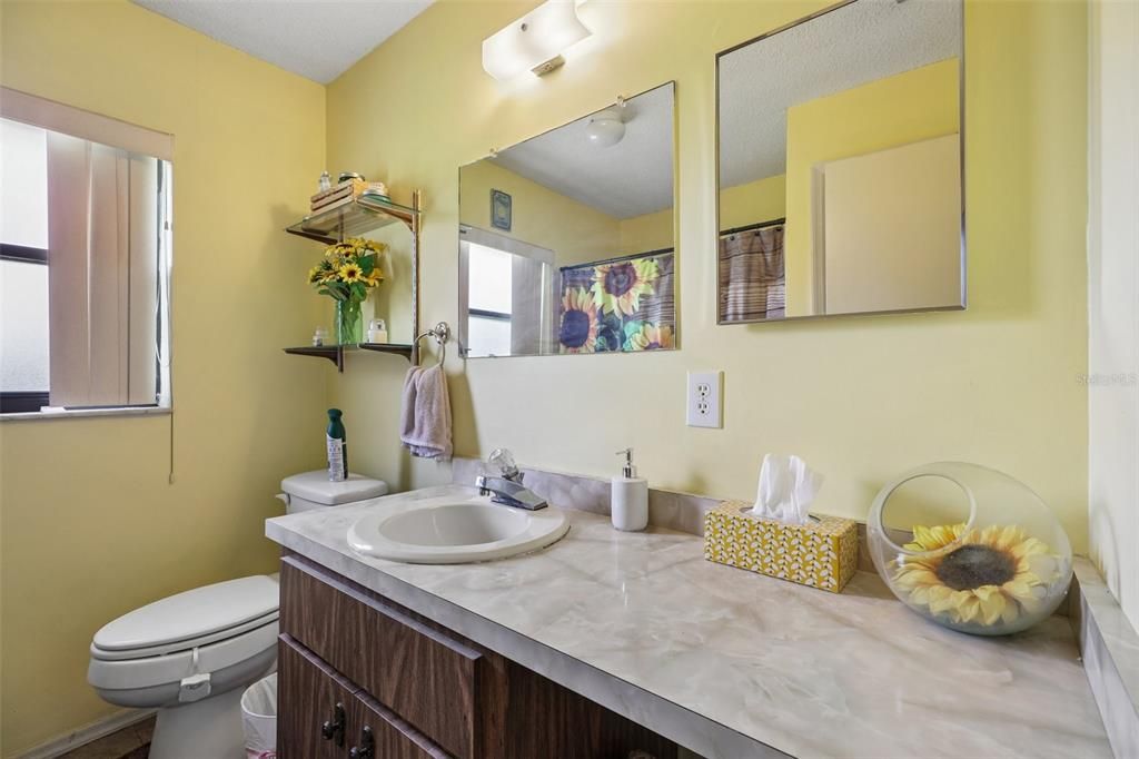 For Sale: $265,000 (2 beds, 2 baths, 1232 Square Feet)