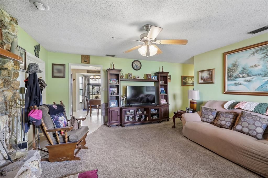 For Sale: $265,000 (2 beds, 2 baths, 1232 Square Feet)
