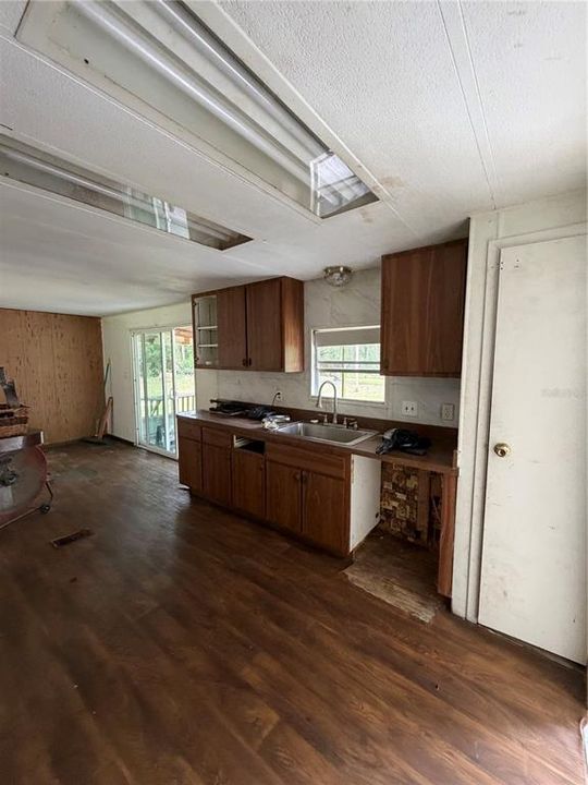 En Venta: $65,000 (3 camas, 2 baños, 1326 Pies cuadrados)