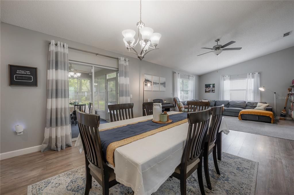 For Sale: $285,000 (3 beds, 2 baths, 1442 Square Feet)