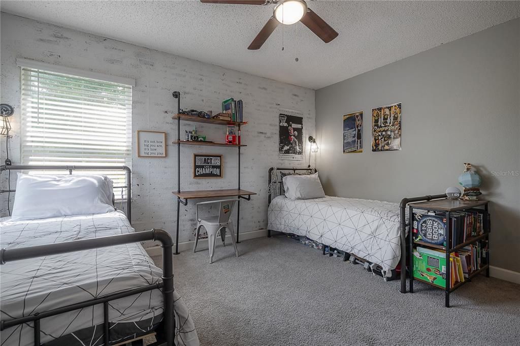 For Sale: $285,000 (3 beds, 2 baths, 1442 Square Feet)