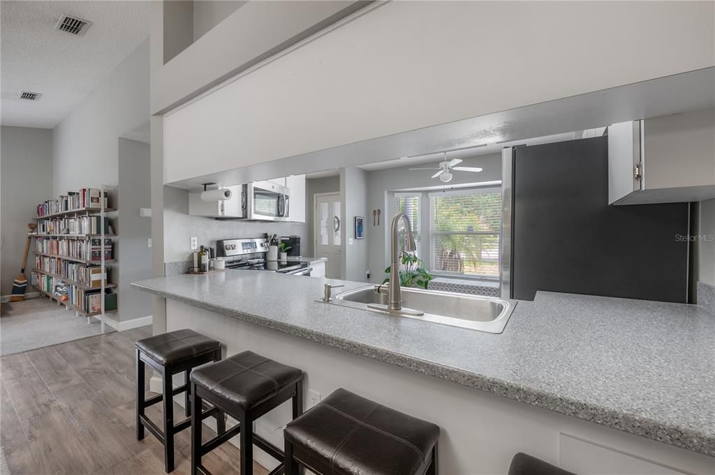 For Sale: $285,000 (3 beds, 2 baths, 1442 Square Feet)