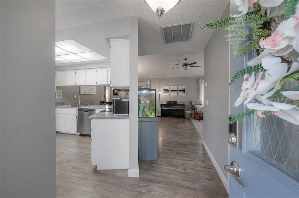 For Sale: $285,000 (3 beds, 2 baths, 1442 Square Feet)