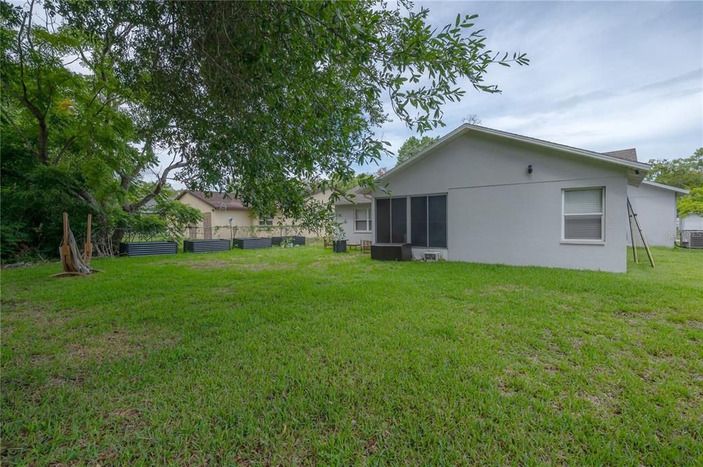 For Sale: $285,000 (3 beds, 2 baths, 1442 Square Feet)