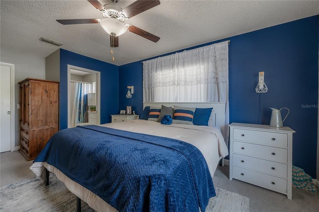For Sale: $285,000 (3 beds, 2 baths, 1442 Square Feet)