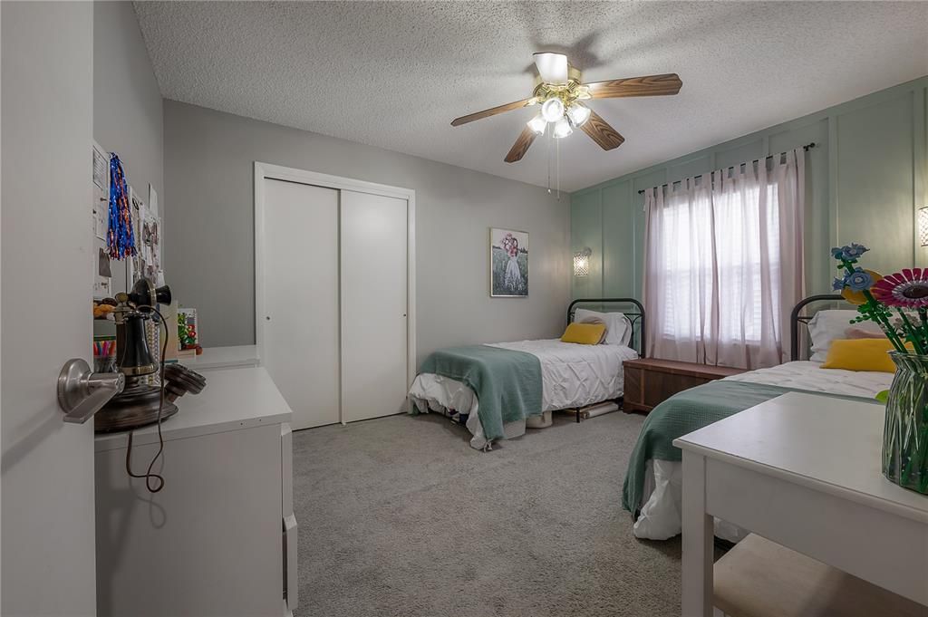 For Sale: $285,000 (3 beds, 2 baths, 1442 Square Feet)