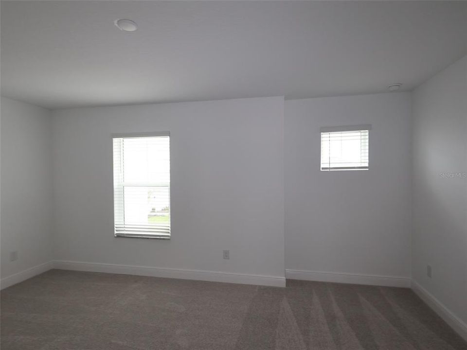 For Sale: $425,999 (3 beds, 2 baths, 1702 Square Feet)
