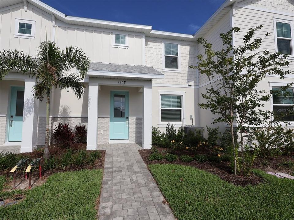 For Sale: $425,999 (3 beds, 2 baths, 1702 Square Feet)