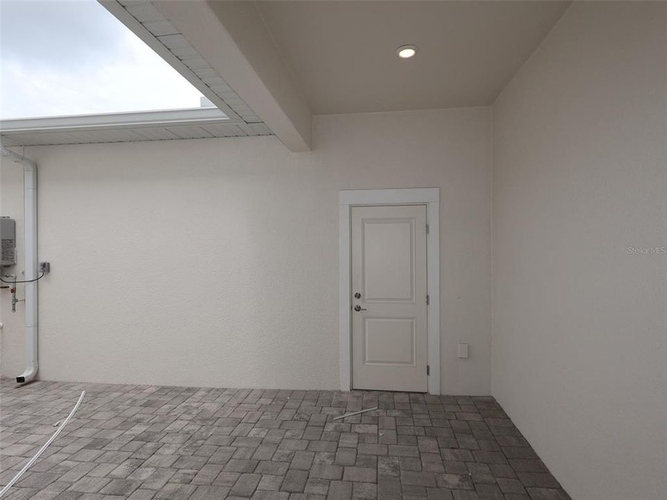 For Sale: $425,999 (3 beds, 2 baths, 1702 Square Feet)