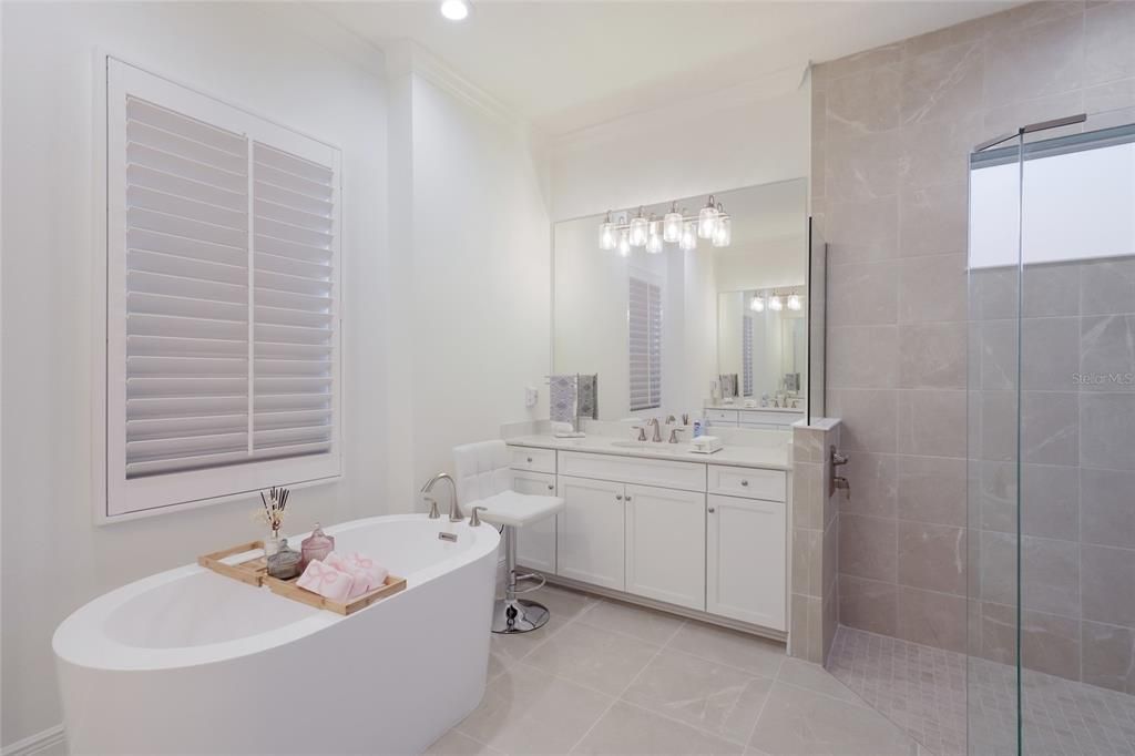 For Sale: $1,250,000 (3 beds, 3 baths, 2868 Square Feet)
