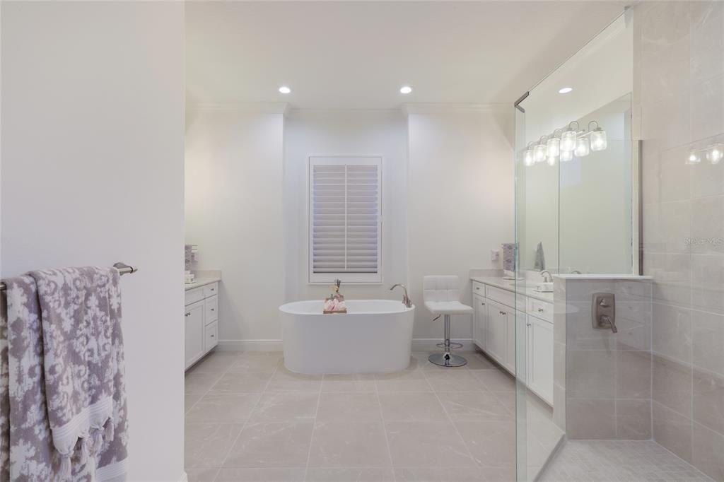 For Sale: $1,250,000 (3 beds, 3 baths, 2868 Square Feet)