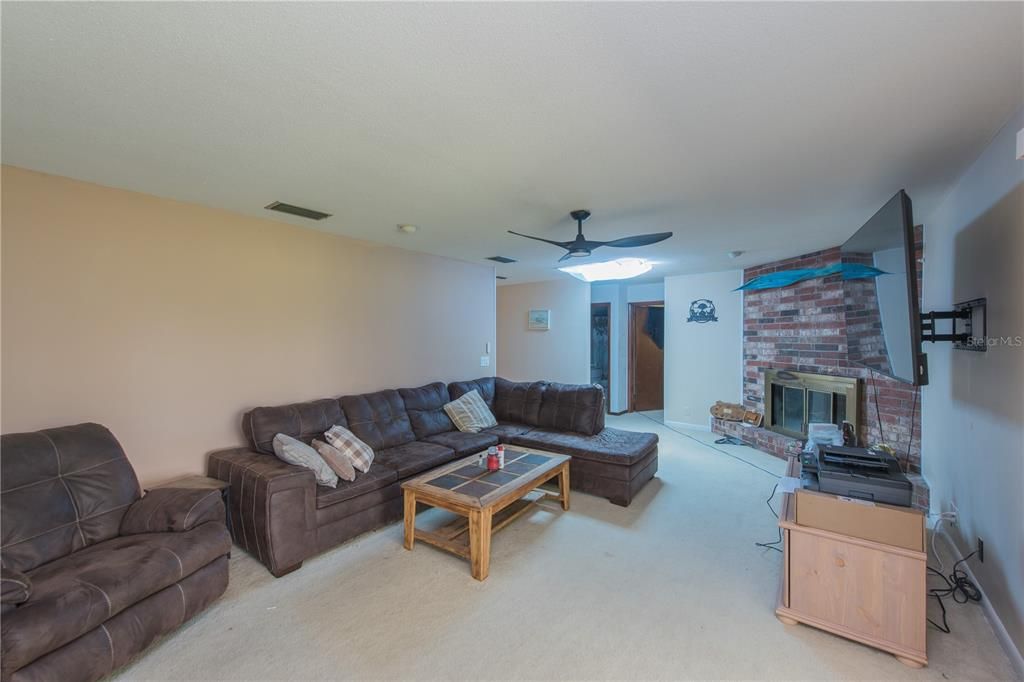 En Venta: $449,000 (3 camas, 3 baños, 2012 Pies cuadrados)