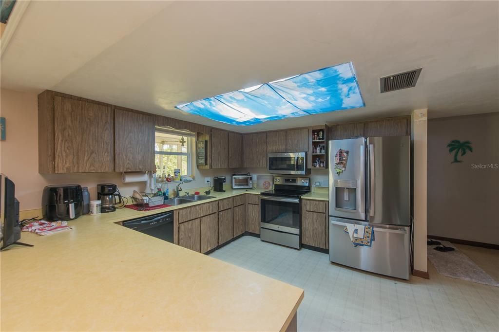En Venta: $449,000 (3 camas, 3 baños, 2012 Pies cuadrados)