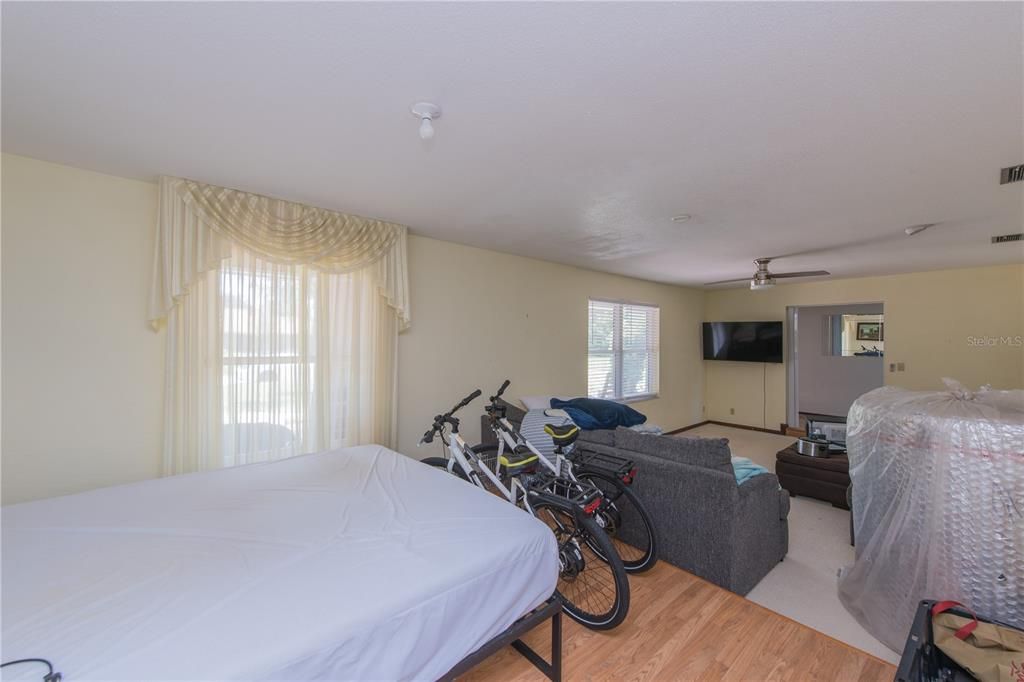 En Venta: $449,000 (3 camas, 3 baños, 2012 Pies cuadrados)