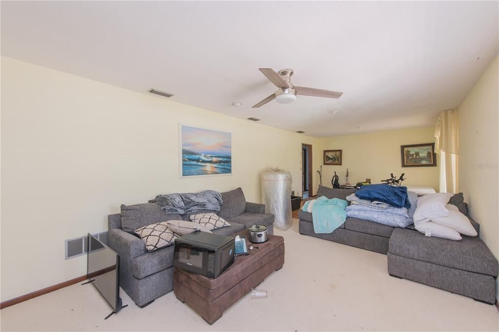 En Venta: $449,000 (3 camas, 3 baños, 2012 Pies cuadrados)