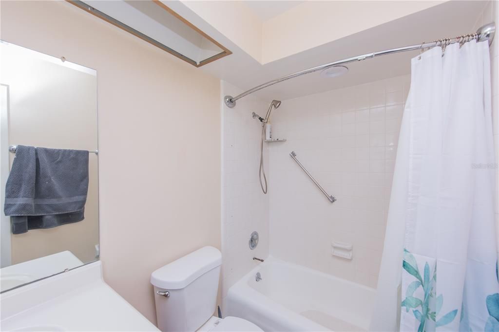 En Venta: $449,000 (3 camas, 3 baños, 2012 Pies cuadrados)