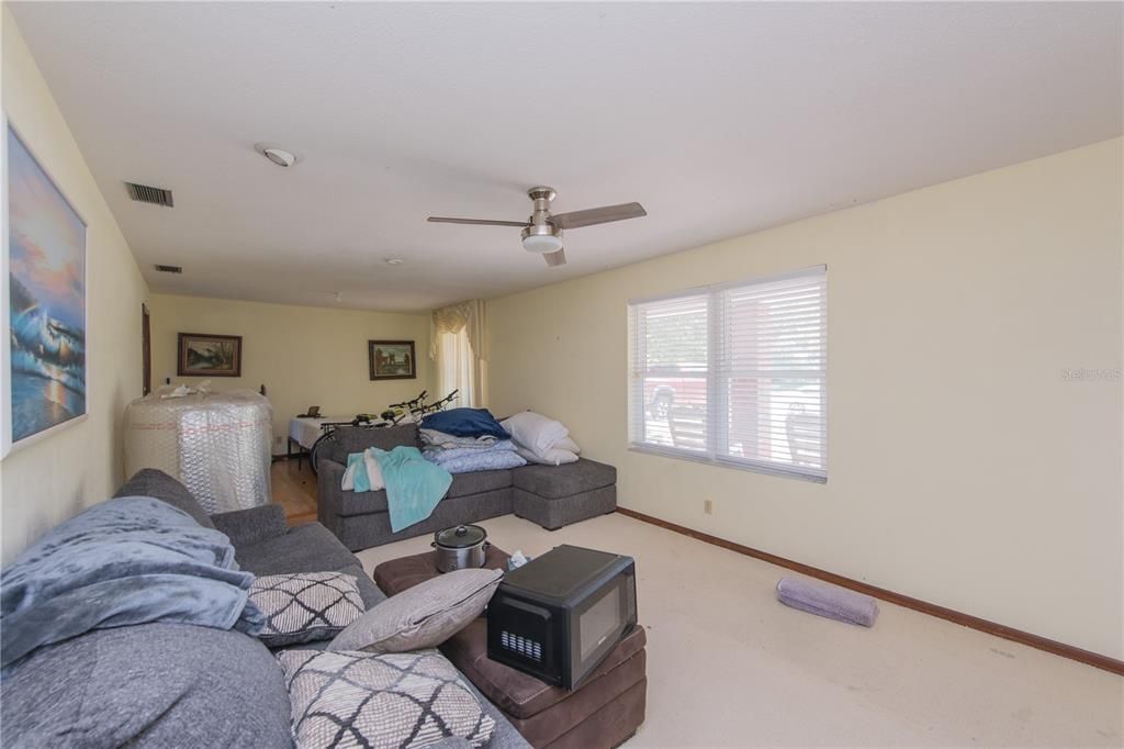En Venta: $449,000 (3 camas, 3 baños, 2012 Pies cuadrados)