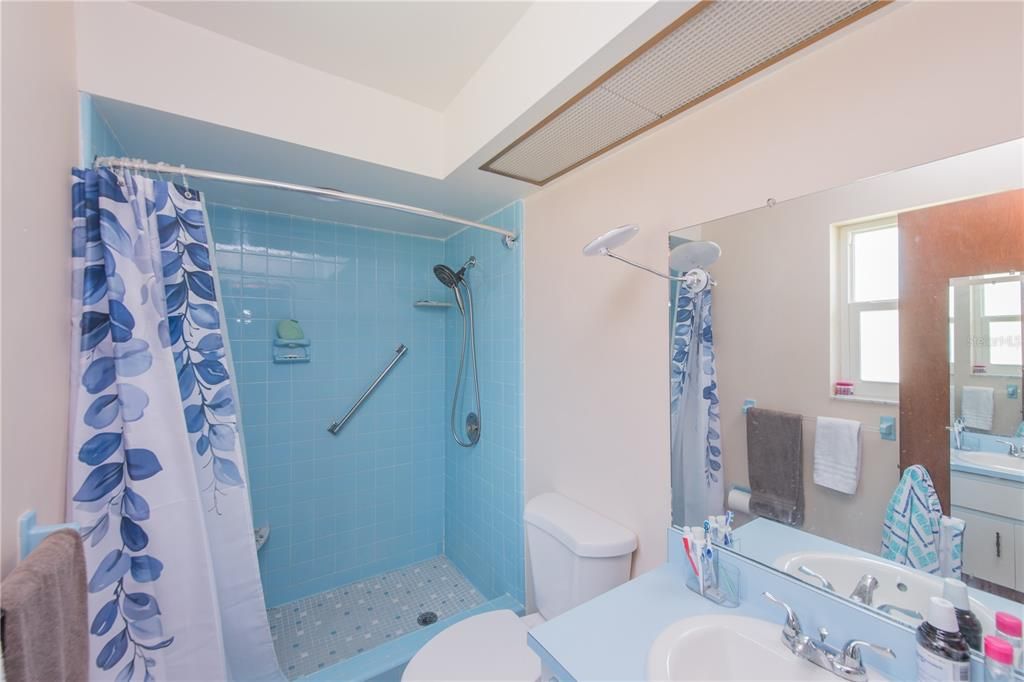 En Venta: $449,000 (3 camas, 3 baños, 2012 Pies cuadrados)