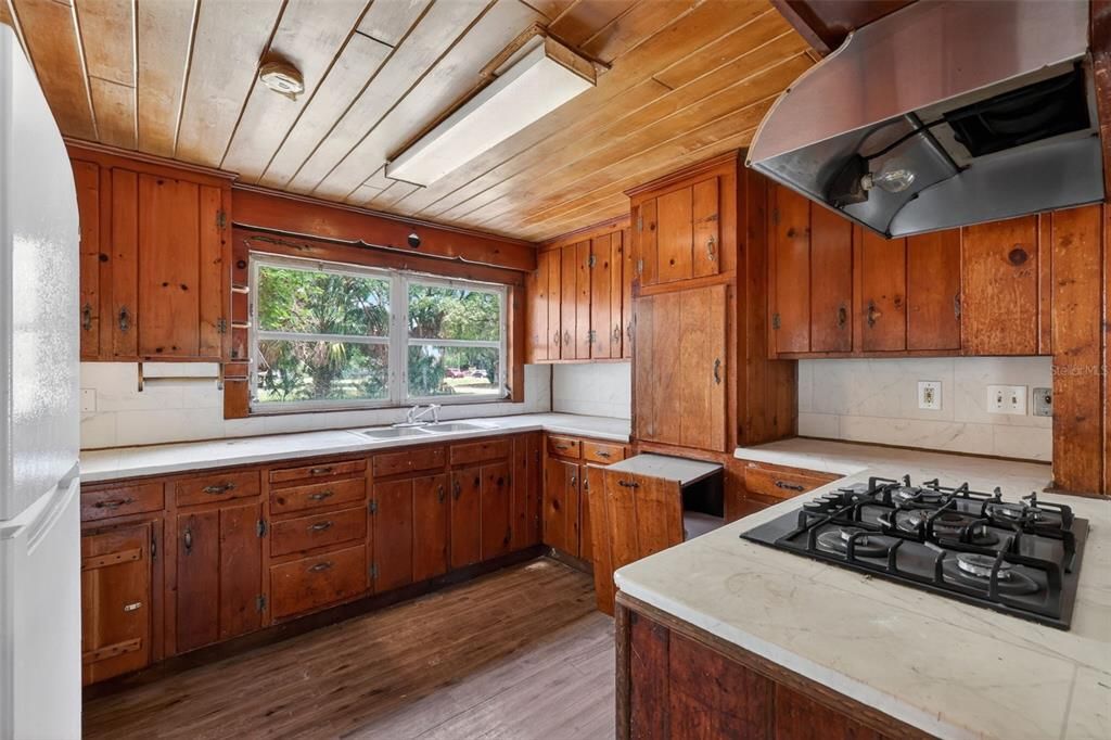 For Sale: $629,000 (0 beds, 0 baths, 5415 Square Feet)