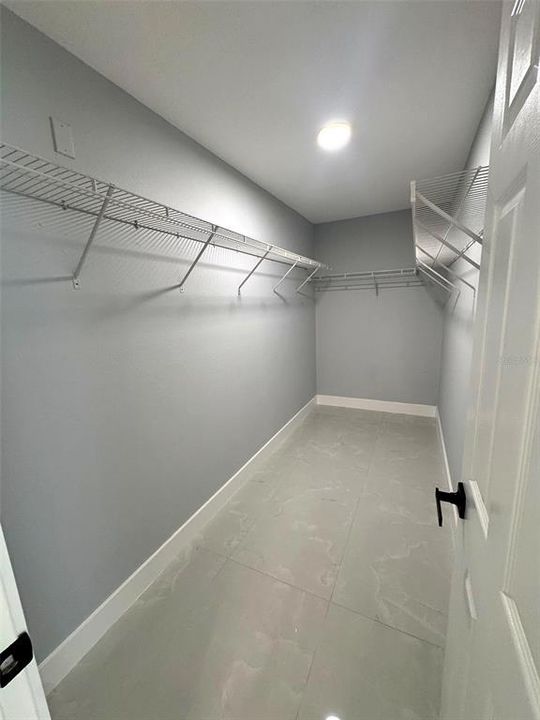 For Sale: $299,000 (4 beds, 2 baths, 1575 Square Feet)