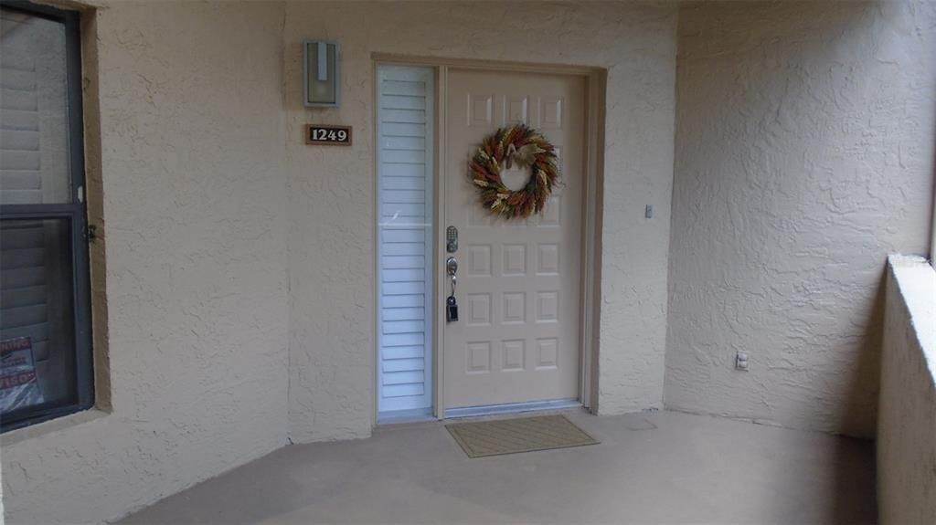 For Rent: $2,195 (2 beds, 2 baths, 1300 Square Feet)