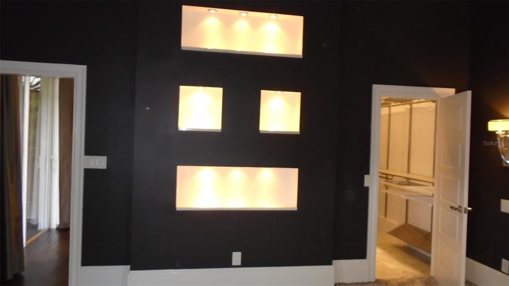 For Rent: $2,195 (2 beds, 2 baths, 1300 Square Feet)