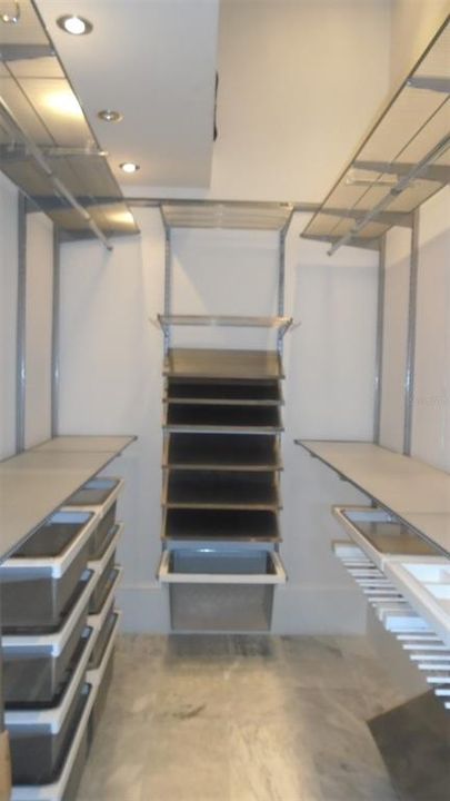 For Rent: $2,195 (2 beds, 2 baths, 1300 Square Feet)