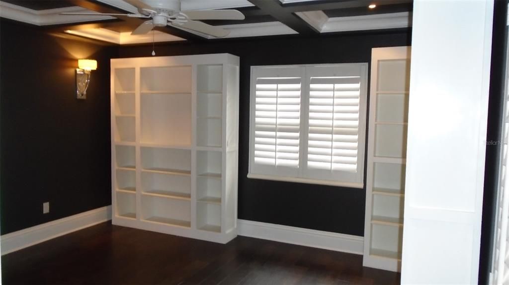 For Rent: $2,195 (2 beds, 2 baths, 1300 Square Feet)