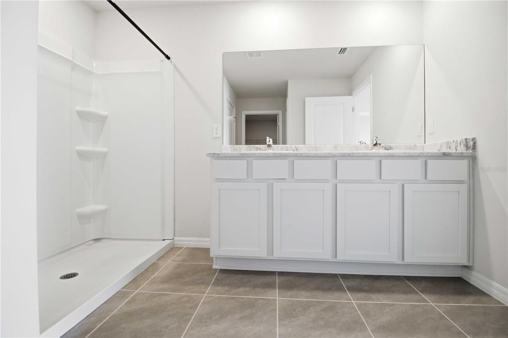 For Sale: $359,000 (4 beds, 2 baths, 1811 Square Feet)