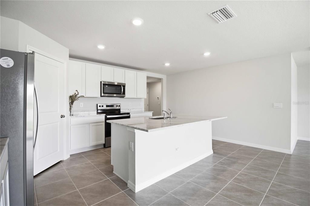 For Sale: $359,000 (4 beds, 2 baths, 1811 Square Feet)