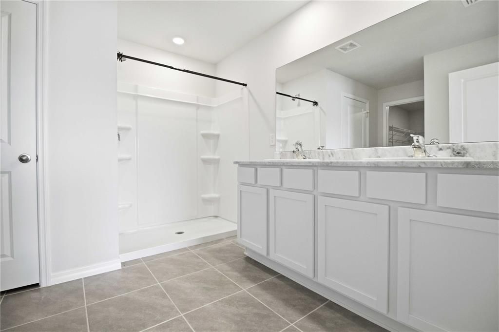 For Sale: $359,000 (4 beds, 2 baths, 1811 Square Feet)
