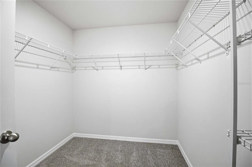 For Sale: $359,000 (4 beds, 2 baths, 1811 Square Feet)