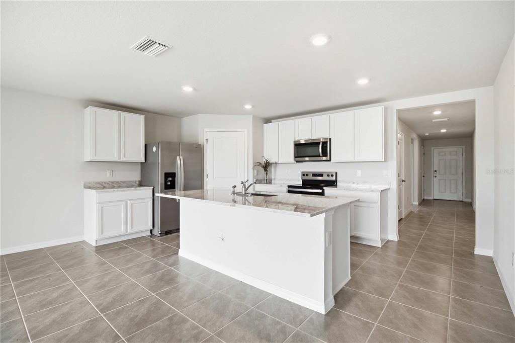 For Sale: $359,000 (4 beds, 2 baths, 1811 Square Feet)