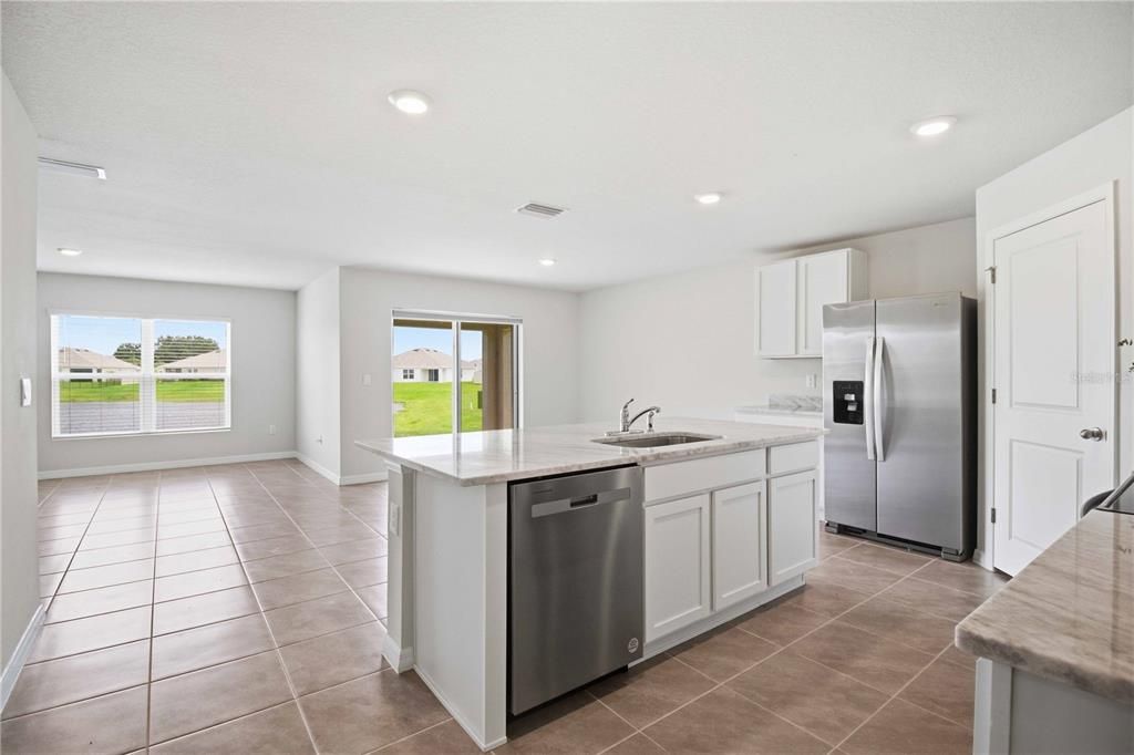 For Sale: $359,000 (4 beds, 2 baths, 1811 Square Feet)