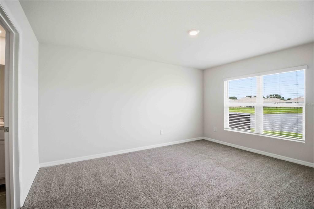 For Sale: $359,000 (4 beds, 2 baths, 1811 Square Feet)