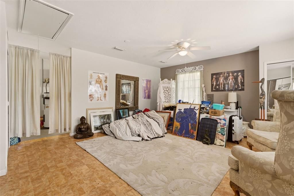 En Venta: $339,900 (3 camas, 2 baños, 1992 Pies cuadrados)